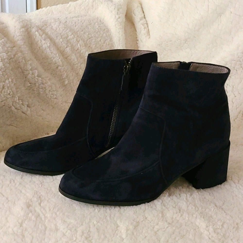Eileen Fisher Navy Blue Harper Suede Booties